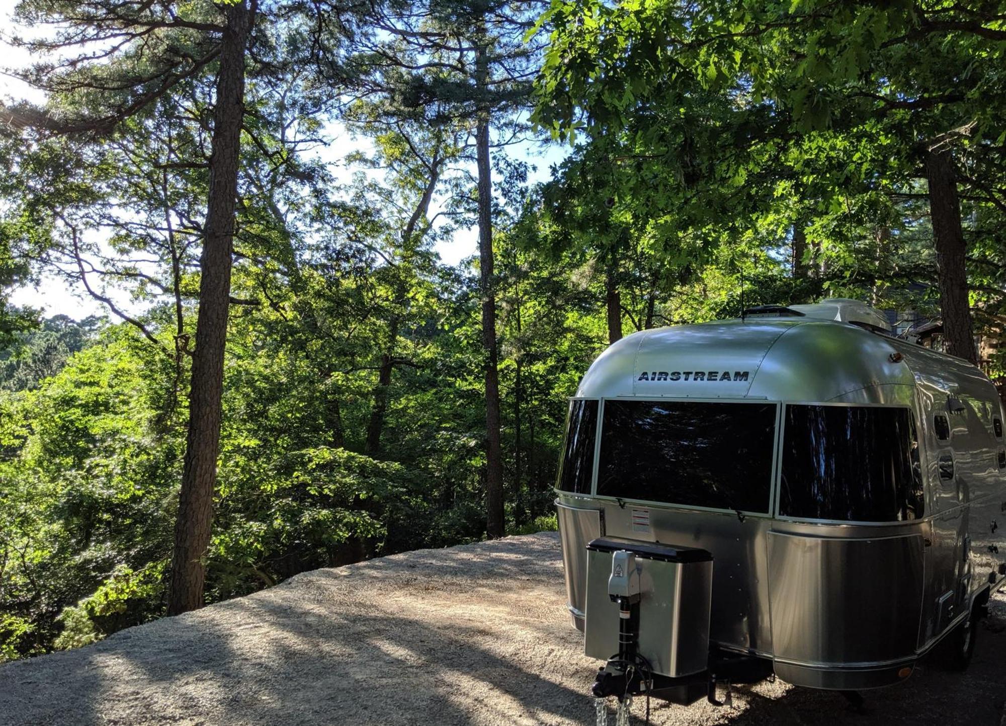 Hotel Airstream Caravel 2020 Loblolly Pines Adventure Camp Eureka Springs Zewnętrze zdjęcie